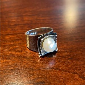Silpada sterling silver and freshwater pearl ring